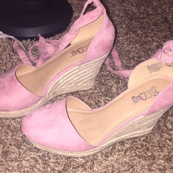 Pink velvet wedges - Picture 3 of 3